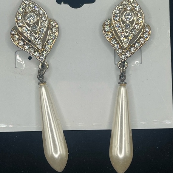 Wedding/formal/bridal Wear Faux Pearl and Diamond Pierced Earrings - Picture 1 of 2